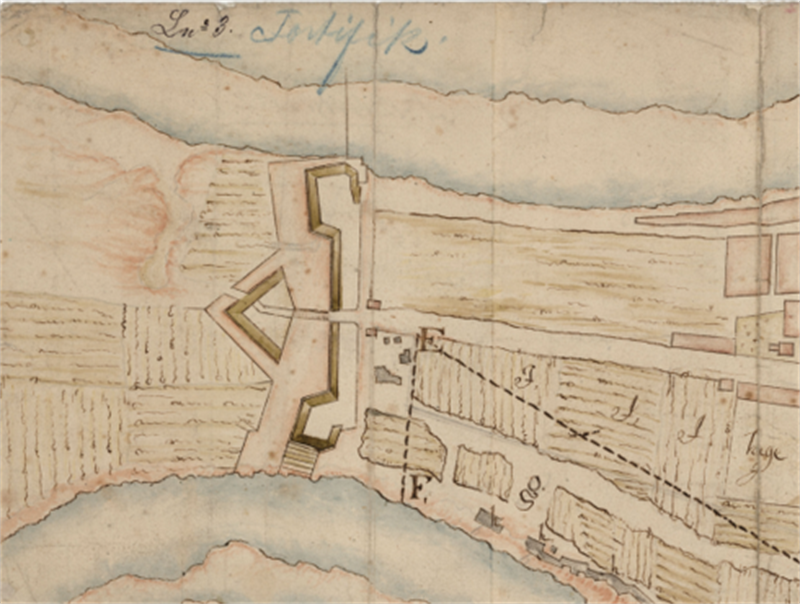 Figur 3:  Utsnitt av kart fra 1716 som viser det utbygde skanseanlegget med ravelinen i front.