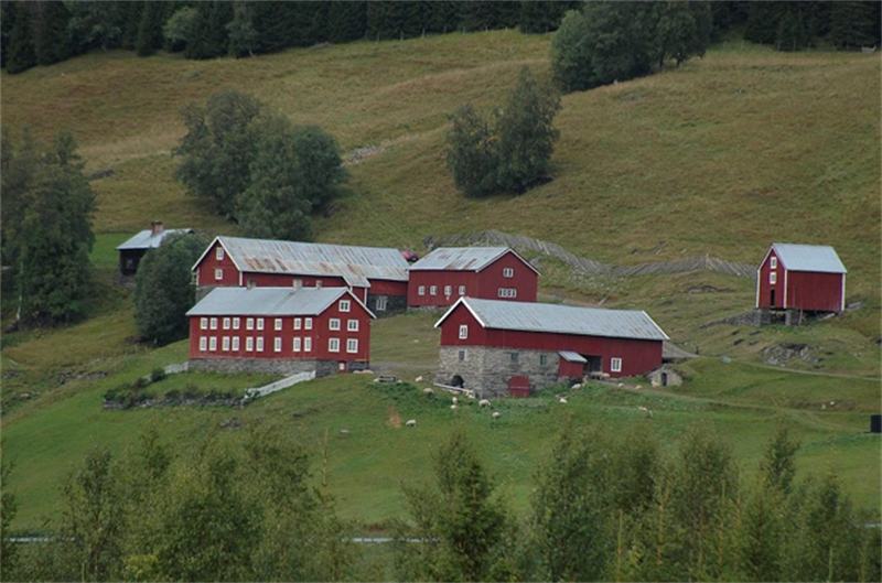 Oppgården i Kvelia, Lierne ble fredet i 1941. Hele anlegget ble fredet, til sammen elleve bygninger (Foto: Hilde Yri)