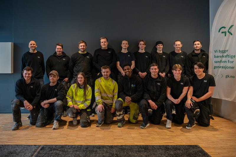 01s.jpg Bak fra venstre: Trond Denstad Kimo, Marius Vorhaug, Bent Magnus Berg, Tommy Beckstrøm, Anders Gimse, Bjørn Roar Larsen, Sander Mokkelbost, Sander Karlsen, Simon Bye Tønseth.
Foran fra venstre: Jørgen Christiansen, Eskild Mauseth, Julie Forseth, Stian Pedersen, Filmon Okbazgi, Per Thomas Hustøft, Daniel Bergmann, Sondre Hoff
Foto: GK/Erik Aune