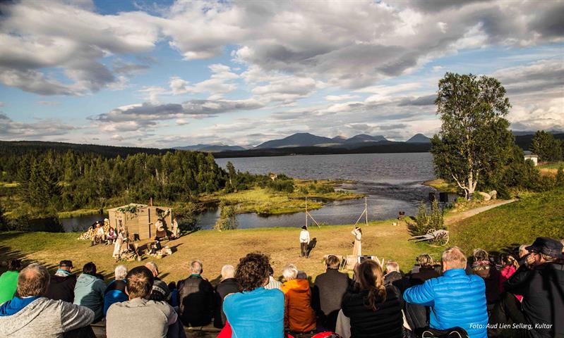 Vera i Verdal. Foto: Aud Sælleg Vera i Verdal. I fjellområdene på grensa til Sverige møttes den samiske, skogfinske og norske bondekulturen. Foto: Aud Sælleg