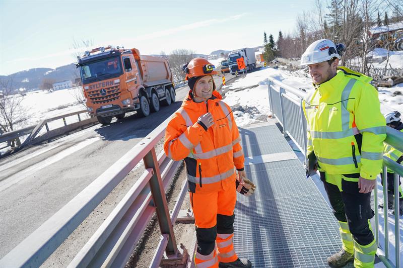 Bilde av Håvard Ellingsen i Trøndelag fylkeskommune og prosjektleder i Johs. J. Syltern, Vebjørn Karlsaunet