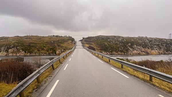 Bilde av Kvernøystrømmen på Frøya. Bilde