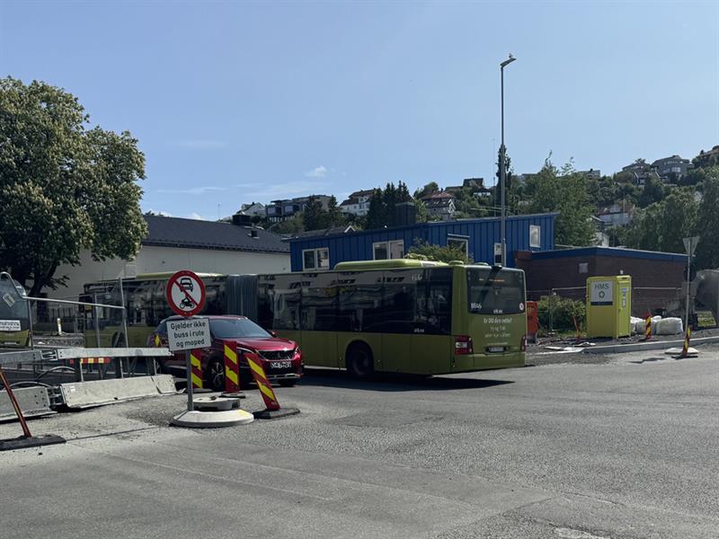 Ulovlig kjøring 2.jpg Ulovlig kjøring i Innherredsveien. Bilde