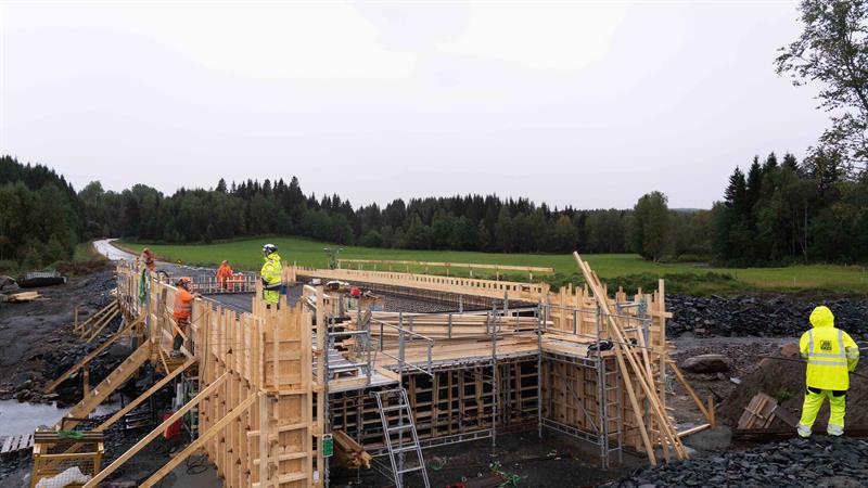 Ny bru_Lauva bru_Foto_Trøndelag fylkeskommune_Håvard Zeiner_September 15, 2025.jpg Bygging av nye Lauva bru. Bilde